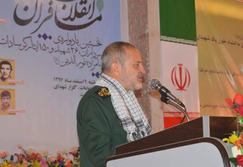 مشاور فرمانده کل سپاه: برخی،یکی به نعل می زنند یکی به میخ!/ ببینید رهبری چه می خواهد