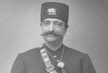 عکس/ ناصرالدین‌شاه در کنار اولین مجسمه تهران