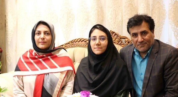 گفتگو با دختر رتبه یک کنکور تجربی فرناز