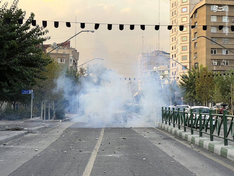 جوکرها در تهران به دنبال چه میگردند؟ / آسیبشناسی اراذل و اوباش روی پل پارکوی! + تصاویر
