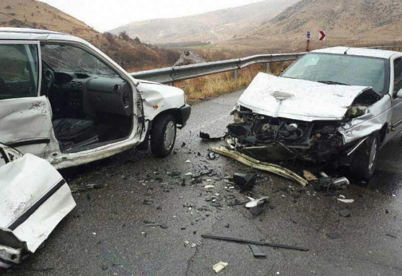 برخورد خونین خودروهای پژو ۴۰۵ و پراید در جاده امامزاده مختار یاسوج