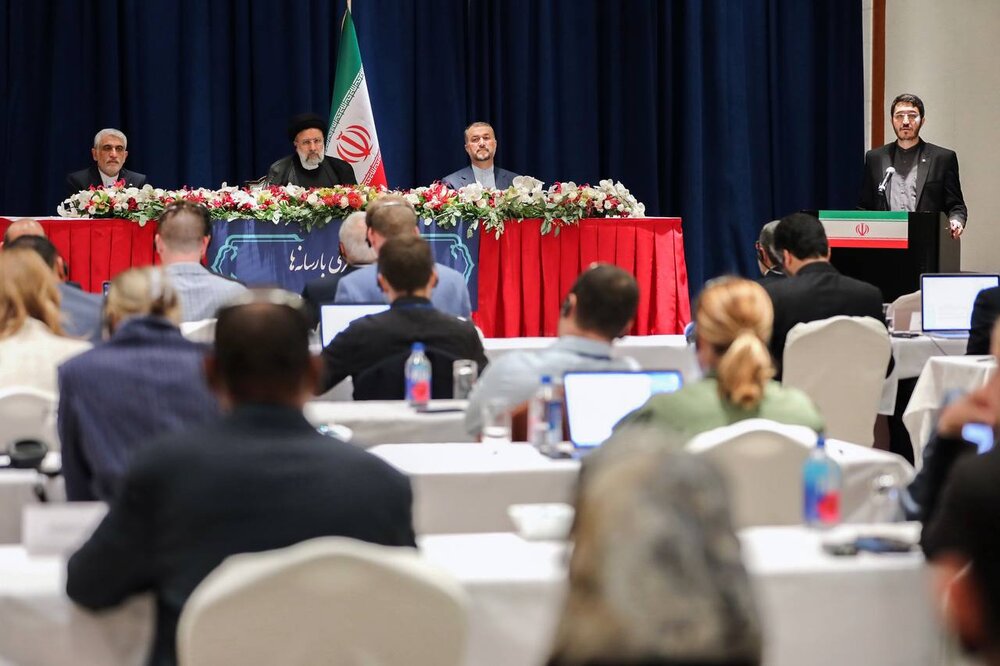 علی مطهری: فقط ورود رهبری رویه شورای نگهبان را تغییر می دهد/برجام، و جنگ اوکراین را به رفراندوم بگذارید/فردوسی پور را به دلیل شهرتش حذف کردند