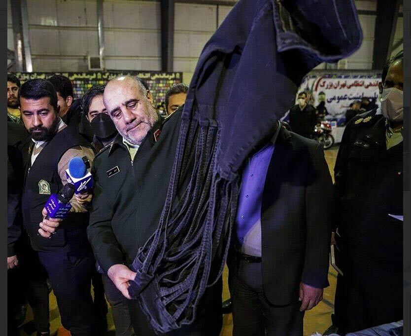 (تصاویر) فروش این شلوارهای زنانه در بازار تهران جنجالی شد! (تصاویر) فروش این شلوارهای زنانه در بازار تهران جنجالی شد!