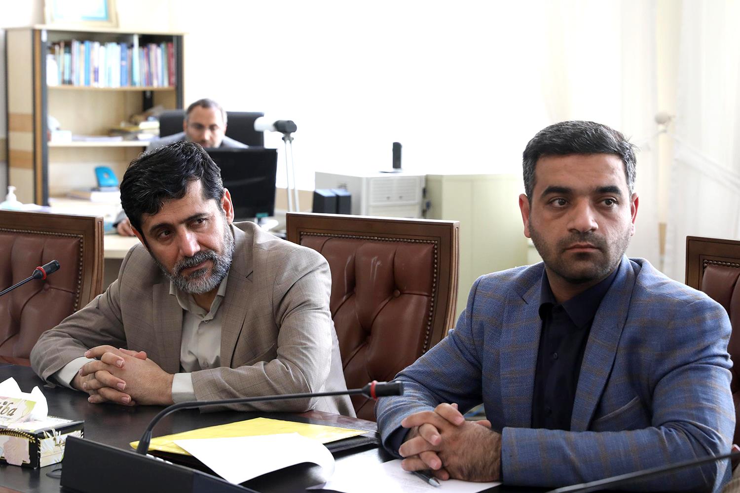 صحن علنی مجلس؛ از رژه موحد تا نگاه گوشهچشمی سید ناصر