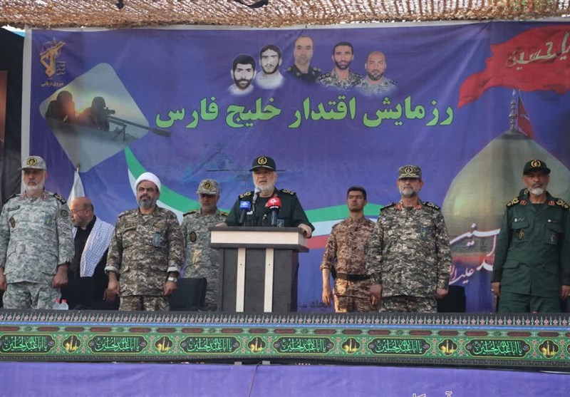 سرلشکر سلامی در رزمایش دریایی سپاه: تا دست رزمندگان روی ماشه است کشور ایمن خواهد بود