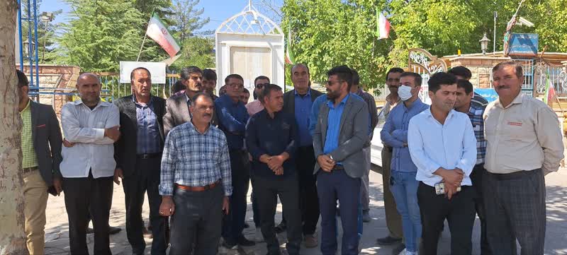 تجمع آبداران کهگیلویه و بویراحمد جلوی استانداری؛ 5 ماه حقوق دریافت نکردهایم