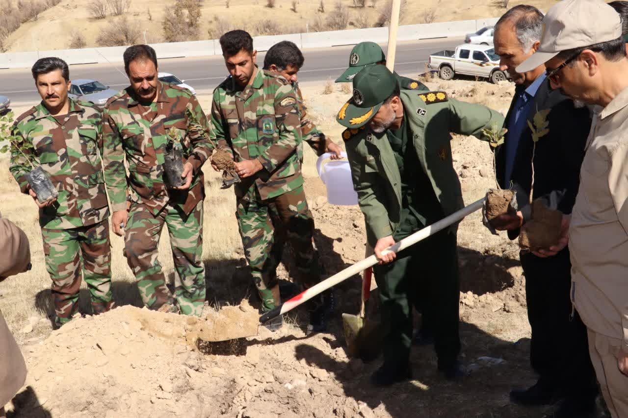 مهدویمطلق، فرماندار شهرستان بویراحمد: بیپرده بگویم، چه قدر زمینها و مراتعی که فقط در ازای یک پروپوزال کاغذی واگذار شد و به یغما رفت و میرود