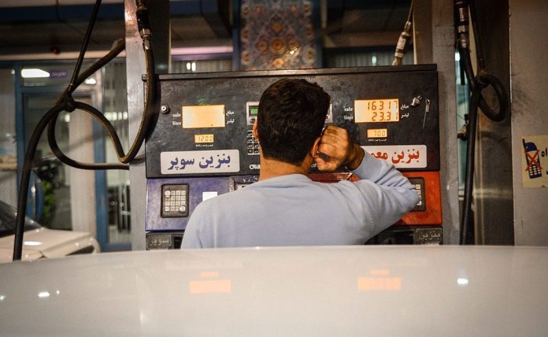 کاهش سهمیه سوخت و سقف ذخیره بنزین به ضرر چه کسانی است؟ کاهش سهمیه سوخت و سقف ذخیره بنزین به ضرر چه کسانی است؟