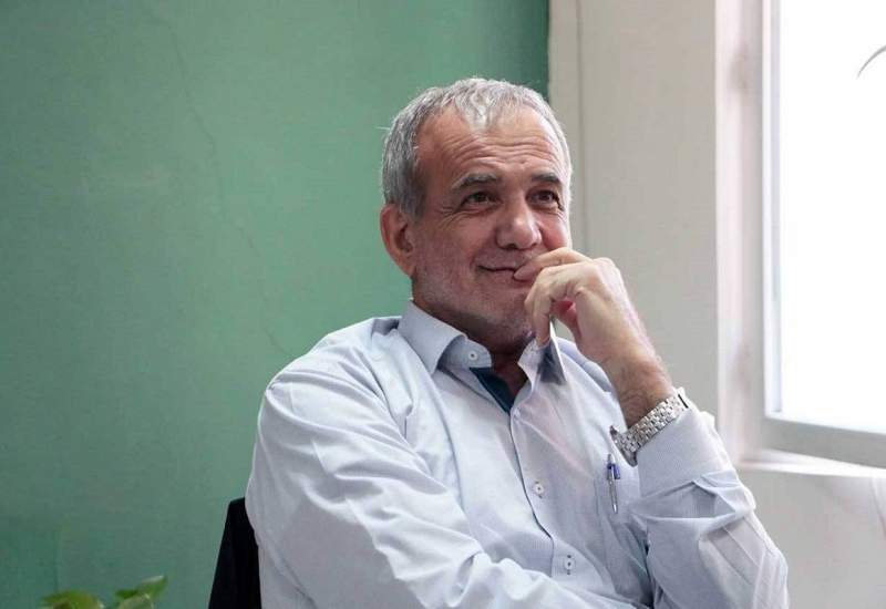فیلم/ حضور سرزده پزشکیان در هیات تبریزی‌های مشهد