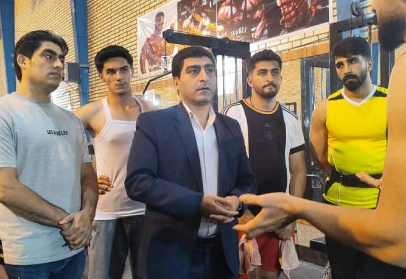 بازدید شبانه فرماندار لنده از باشگاه‌های ورزشی  <img src="/images/picture_icon.png" width="11" height="10" border="0" align="top">