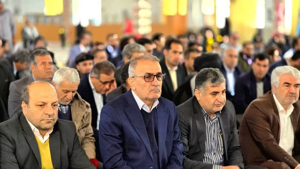 تصاویر | آغاز برنامه‌های دهه فجر در کهگیلویه و بویراحمد / حضور استاندار و مدیران در گلزار شهدای یاسوج / استاندار: وحدت و همبستگی راه برون‌رفت از چالش‌هاست