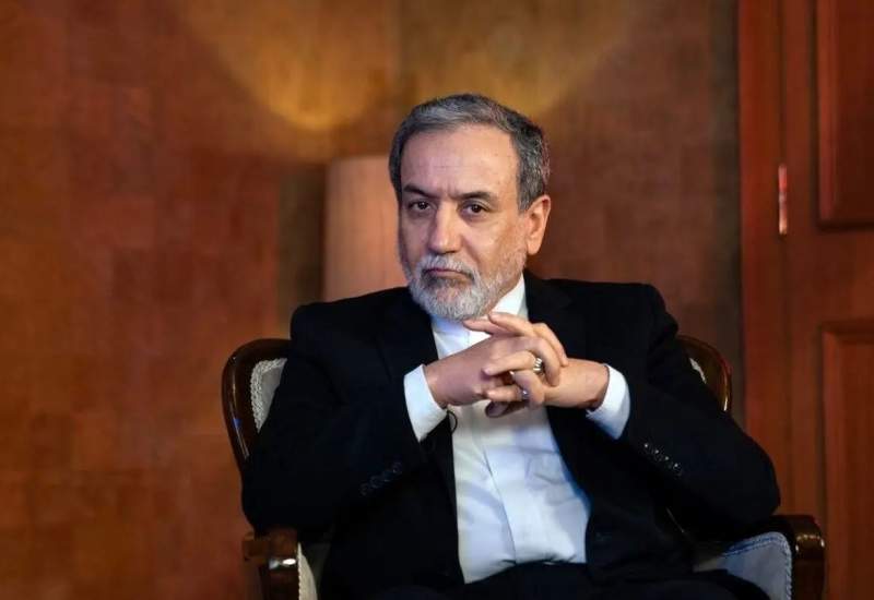 در ماه‌های اخیر با دیپلماسی جلوی جنگ را گرفتیم / منعی برای کار تجاری با آمریکا نداریم / عراقچی: مذاکره نکردن با آمریکا راهبرد ما نیست / مدافع برجام بوده و هستم/ سیاست خارجی ایران متمرکز بر دیپلماسی و پرهیز از جنگ است / ایران تحت فشار حداکثری وارد مذاکره مستقیم با آمریکا نمی‌شود؛ تا زمانی که تحولی در رویکرد واشنگتن نسبت به تهران صورت بگیرد
