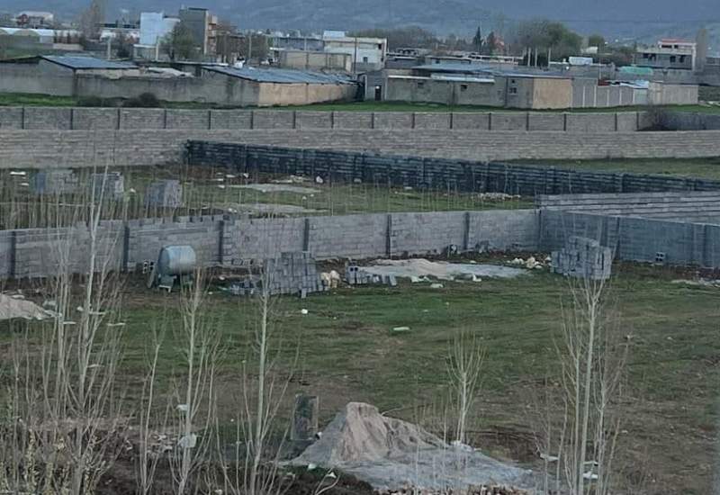 ساخت‌وساز غیرقانونی باغ و ویلا در اراضی کشاورزی نرگاه یاسوج / میلیاردها تومان خسارت به تولیدات کشاورزی استان به بهای خوشگذرانی آخر هفته چند نفر! / چرا علیرغم هشدارهای متعدد، باز هم ساخت‌وساز را ادامه می‌دهند؟ / این افراد پشتشان به کجا گرم است که می‌گویند این زمین‌ها را به هر قیمتی می‌سازیم؟