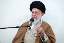 رهبر انقلاب: خط ائمه، خط ایستادگی و استقامت است /  یک جا تحلیل غلطی که از اوضاع می‌کنیم، مسیر را عوض می‌کند؛ لذا خیلی باید مراقبت کرد / وقتی که امام حسن مجتبی (ع) با معاویه صلح کردند، عده‌ای گله و اعتراض می‌کردند؛ حضرت در پاسخ می‌گفتند این موضوع موقت است/ ایشان می‌گفتند که این تسلط کفر و نفاق، تا یک وقتی است