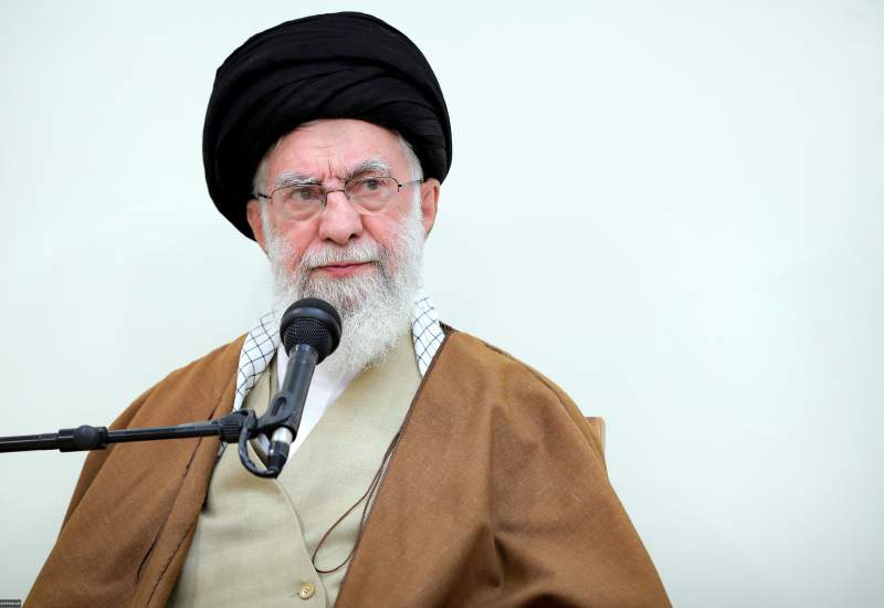 پیام رهبر انقلاب اسلامی درپی انفجار در اسکله شهید رجایی: هرگونه سهل‌انگاری یا تعمّد در این حادثه به‌طور کامل بررسی و کشف شود/ همه‌ی مسئولان باید خود را در پیشگیری از حوادث تلخ و خسارت بار موظف بدانند