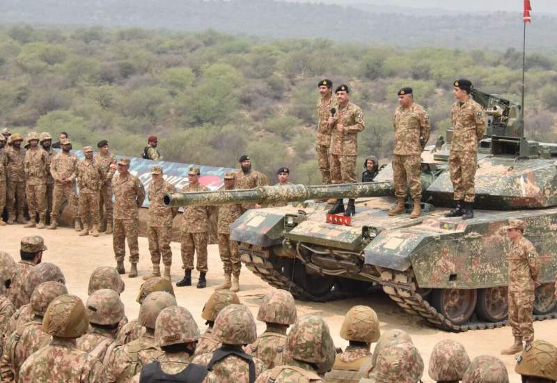 پاکستان آماده جنگ شد / اخطار جدی فرمانده ارتش پاکستان