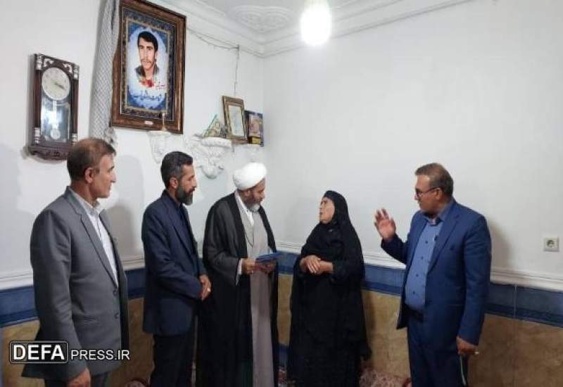 دیدار مسئولان کشوری با خانواده‌های شهدای کهگیلویه و بویراحمد