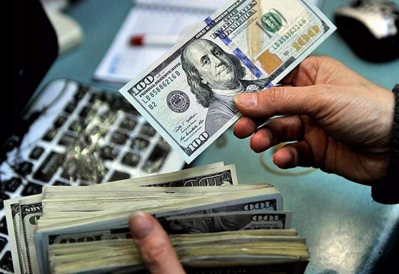 دلار سردرگم؛ بازار ارز در کمین سیگنال سیاسی/ شکست تکنیکال نزدیک است؟/ پیش‌بینی قیمت دلار امروز 5 خرداد 1404