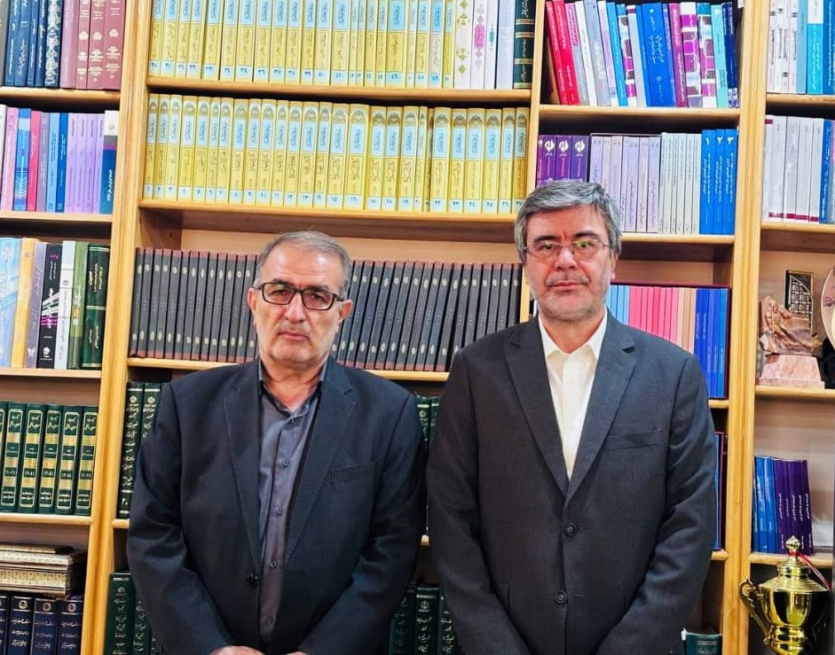 سفر مدیرعامل بیمه ایران به کهگیلویه و بویراحمد / دیدار با استاندار و معارفه مدیر جدید بیمه ایران در کهگیلویه و بویراحمد / سید عباس نیکنژاد مدیرعامل بیمه ایران در استان شد