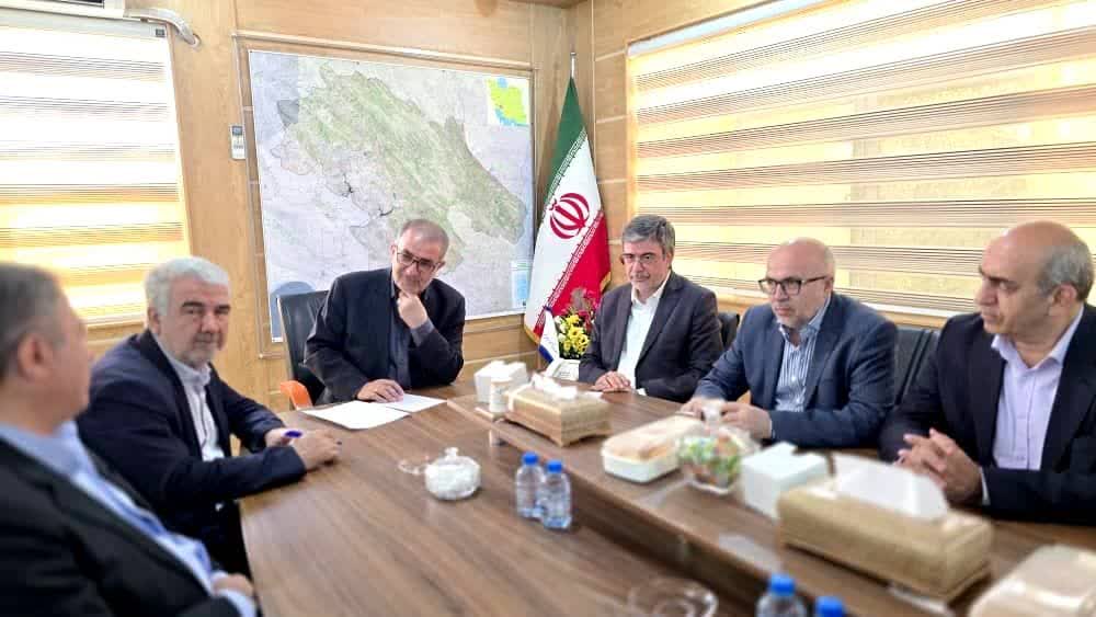 سفر مدیرعامل بیمه ایران به کهگیلویه و بویراحمد / دیدار با استاندار و معارفه مدیر جدید بیمه ایران در کهگیلویه و بویراحمد / سید عباس نیکنژاد مدیرعامل بیمه ایران در استان شد
