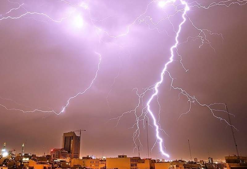رگبار، رعدوبرق و گردوخاک در راه است