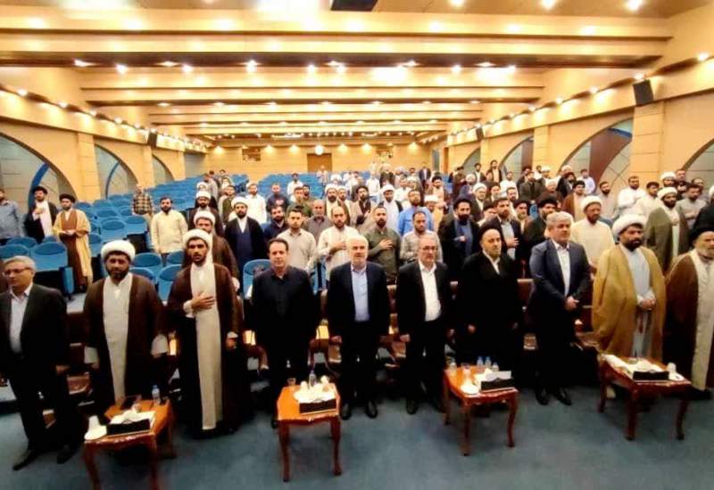نشست غلام‌رضا تاج‌گردون و استاندار کهگیلویه و بویراحمد با طلاب کهگیلویه و بویراحمدی مقیم قم /  رحمانی: افزایش ۲۶۰ درصدی اعتبارات راه‌های فرعی و روستایی در کهگیلویه و بویراحمد /  اتصال استان به شبکه راه‌آهن مطالبه به‌حق مردم است / با برنامه‌ریزی دقیق، اشتغال‌زایی ۱۴ هزار نفر هدف‌گذاری شده است