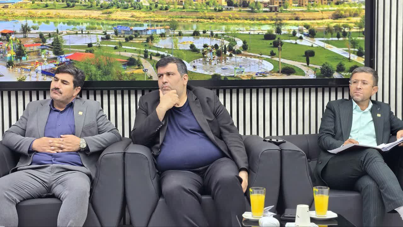 نشست شهردار یاسوج با مدیرکل آموزش و پرورش برگزار شد