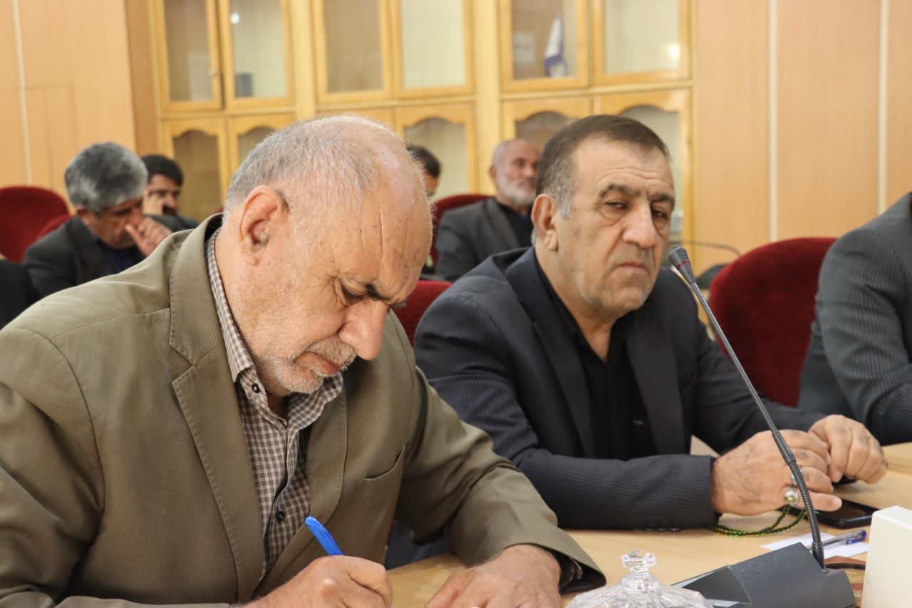 محمد رحیم دهراب‌پور، فعال سیاسی اصولگرا: همه ما سرنشینان یک کشتی واحد هستیم؛ کشتی‌ای که در میان اقیانوس قرار دارد  / مطالبه‌گری حق همه ماست، اما باید ابتدا به ساحل امن برسیم /  باید هوشیار باشیم و نگذاریم دشمن از غفلت ما بهره‌برداری کند 