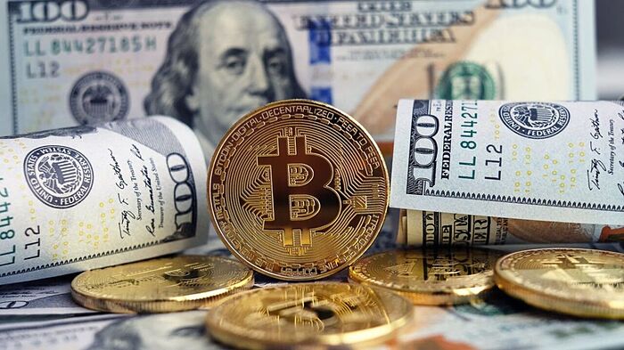 نوسان نرخ دلار در آخرین روز هفته / طلا به نقطه تصمیم رسید / مسیر قیمت سکه کجاست؟