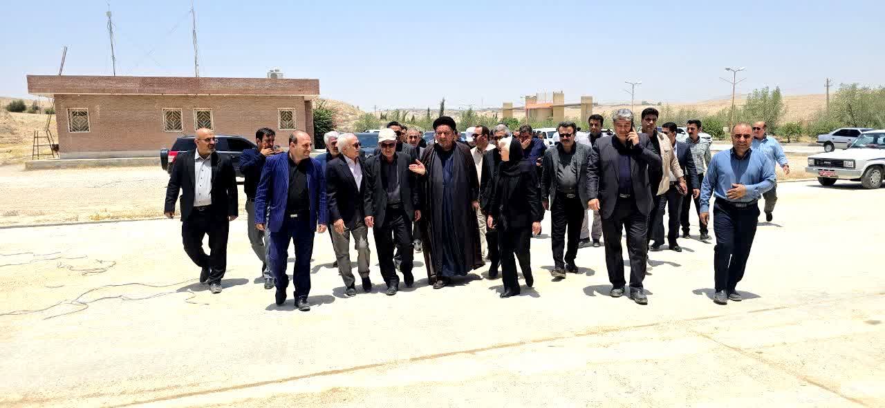 چرا تنها یکی از هشت خط تولید کارخانه آجر دهدشت فعال است؟ / استاندار کهگیلویه و بویراحمد در کارخانه آجر دهدشت