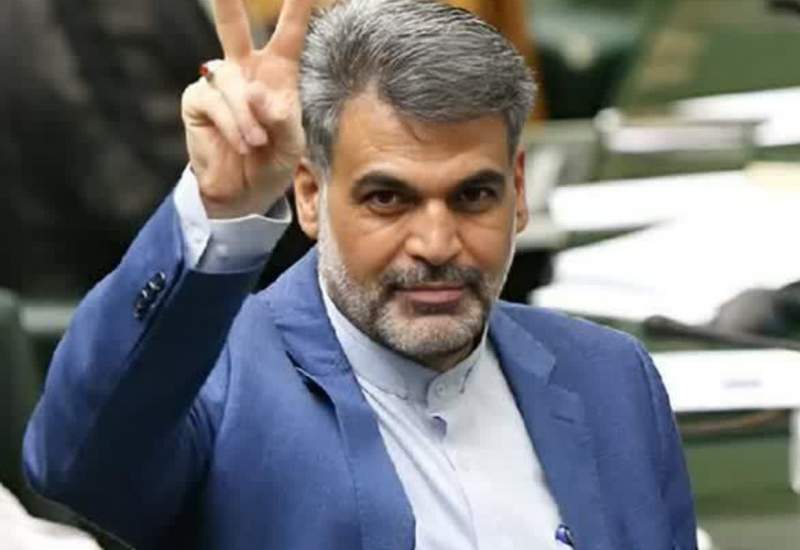 نماینده مجلس: دنبال حجاب اجباری نباشید، دنبال بی‌حجابی اجباری باشید / جرات نداریم به یک رستوران برویم!