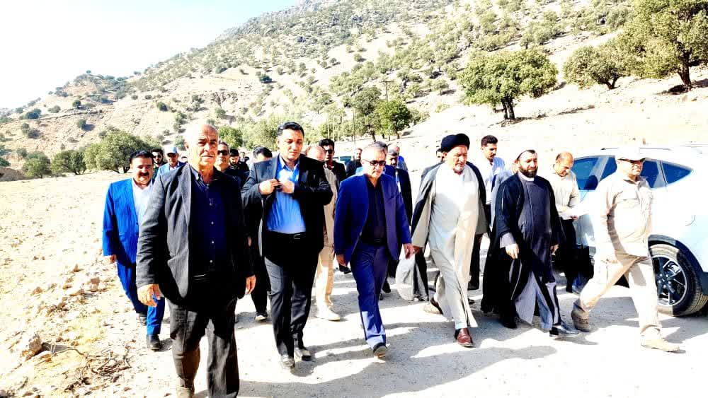افتتاح و کلنگزنی ۱۳۷ پروژه عمرانی و اقتصادی در شهرستان کهگیلویه به مناسبت هفته دولت / گاودانه در انتظار جاده؛ وعده استاندار برای تحقق مطالبهای دیرینه / راهاندازی نهضت گلخانهای در کهگیلویه و بویراحمد با احداث شهرک ۱۳۷ هکتاری / برنامهریزی برای احداث ۶۰۰ مگاوات نیروگاه خورشیدی