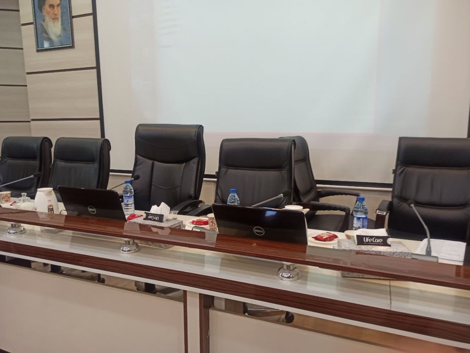 نشست شورای سلامت و امنیت غذایی شهرستان گچساران بدون حضور فرماندار 