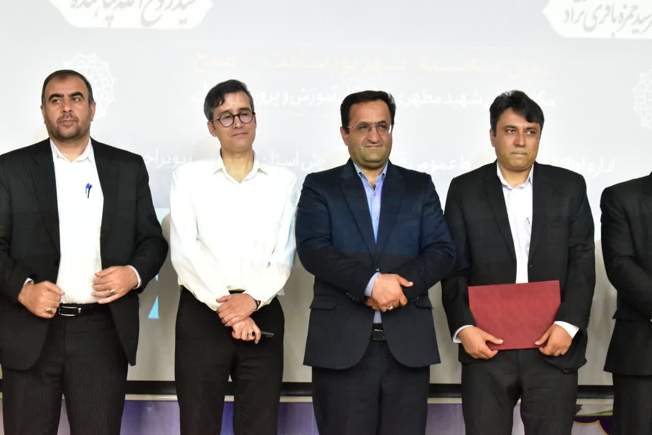 باقرینژاد خداحافظی کرد، پناهنده آمد