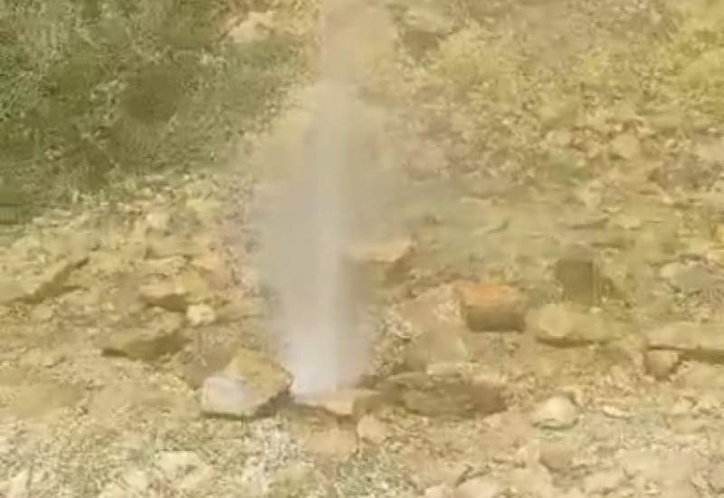 گلایه اهالی روستای چاه‌تلخ باشت از قطعی مکرر آب / مدیرکل اسبق بحران: خط انتقال آب چاه‌تلخ در چهار نقطه هدررفت دارد / یکی از ساکنین روستا: تماس با فرمانداری هم نتیجه‌بخش نبود / 16 سال کم‌آبی و هدررفت آب در روستاهای باشت  