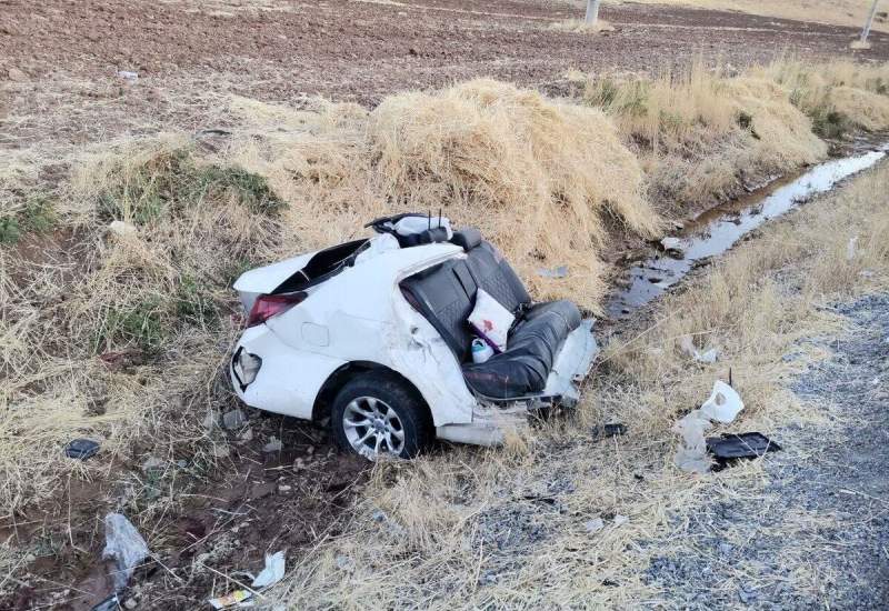 واژگونی مرگ‌بار پژو در جادهٔ آبریگون گچساران؛ یک کشته و یک مصدوم