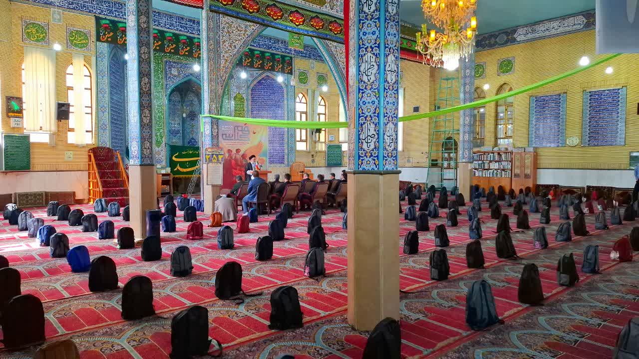 تصاویر | توزیع ۵۶۰۰ بسته نوشت‌افزار میان دانش‌آموزان کم‌برخوردار استان کهگیلویه و بویراحمد