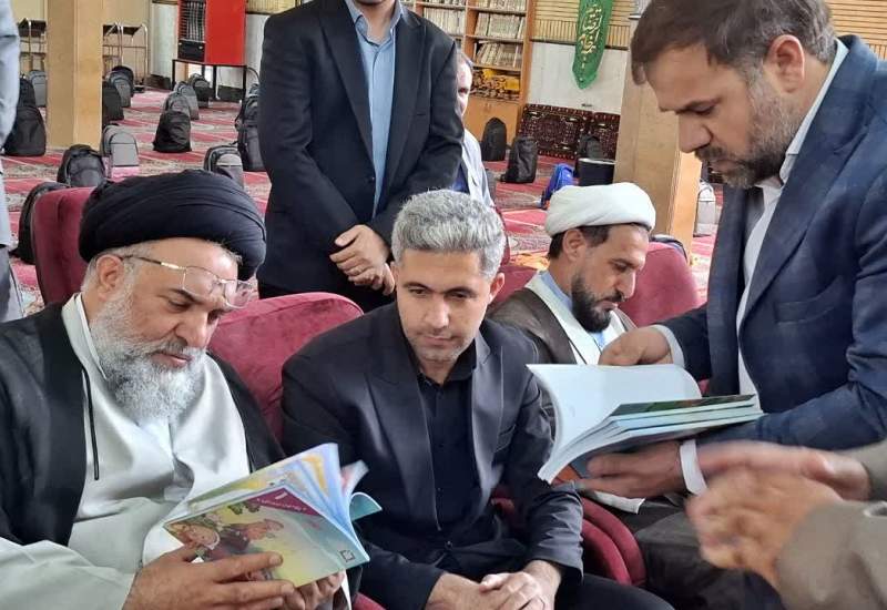 تصاویر | توزیع ۵۶۰۰ بسته نوشت‌افزار میان دانش‌آموزان کم‌برخوردار استان کهگیلویه و بویراحمد