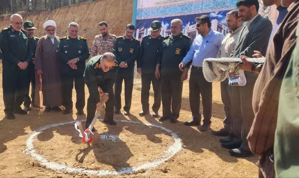 آغاز عملیات احداث ساختمان اداری بسیج سازندگی سپاه فتح / سردار سلیمانی : بسیج سازندگی وظیفه دارد به محرومیت ها توجه کند آغاز عملیات احداث ساختمان اداری بسیج سازندگی سپاه فتح / سردار سلیمانی : بسیج سازندگی وظیفه دارد به محرومیت ها توجه کند