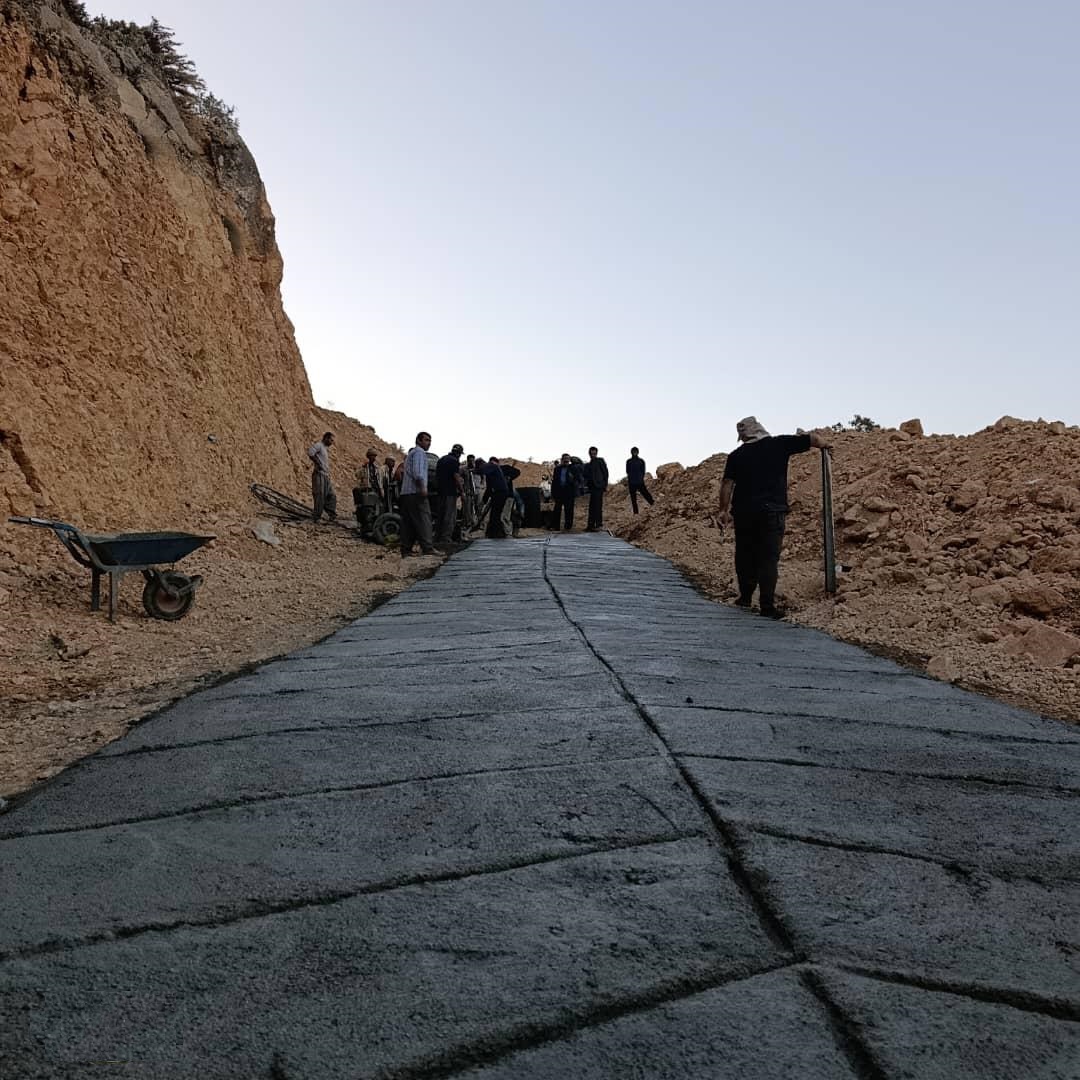 تصاویر | کار عجیب و معنادار اهالی روستای «جلاله» سادات محمودی دنا / آیا مسئولان منظور این اقدام مردم را متوجه می‌شوند؟