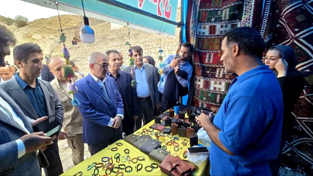 تصاویر | رؤیای جهانی‌شدن مارین؛ نخستین جشنواره انار در گچساران برگزار شد