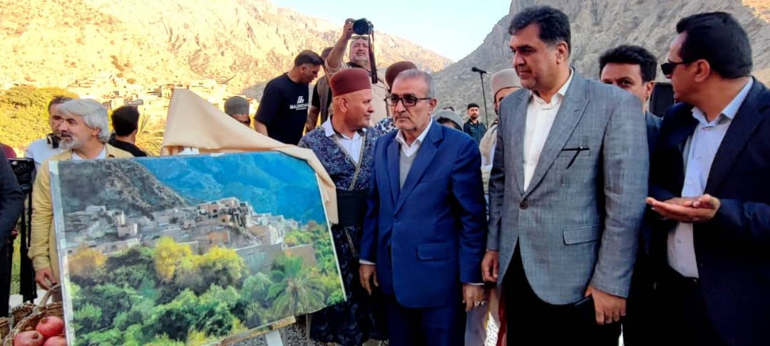 تصاویر | رؤیای جهانی‌شدن مارین؛ نخستین جشنواره انار در گچساران برگزار شد