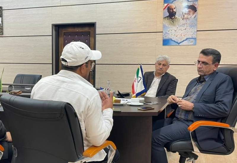 مهدی نوری‌‌پور، رئیس دانشگاه یاسوج: جریمه یک کار چند میلیونی در سال 96 تبدیل به 10 میلیارد تومان در 1404شده!/ نگاه من به مجموعه دانشگاه، نگاه پدرانه است / جذب و همراه کردن منتقدان بهتر از طرد آن‌هاست / با هر جریان یا فردی که بخواهد نظم دانشگاه را برهم بزند یا مانع برگزاری قانونی برنامه‌ها شود، برخورد می‌کنیم