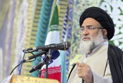 تصاویر | آیت‌الله حسینی، امام جمعه یاسوج: سنگ‌قبر‌های تجملی، بارگاه‌سازی و هزینه‌های گزاف برای قبور، فرهنگ غلط و خلاف اسلام است  