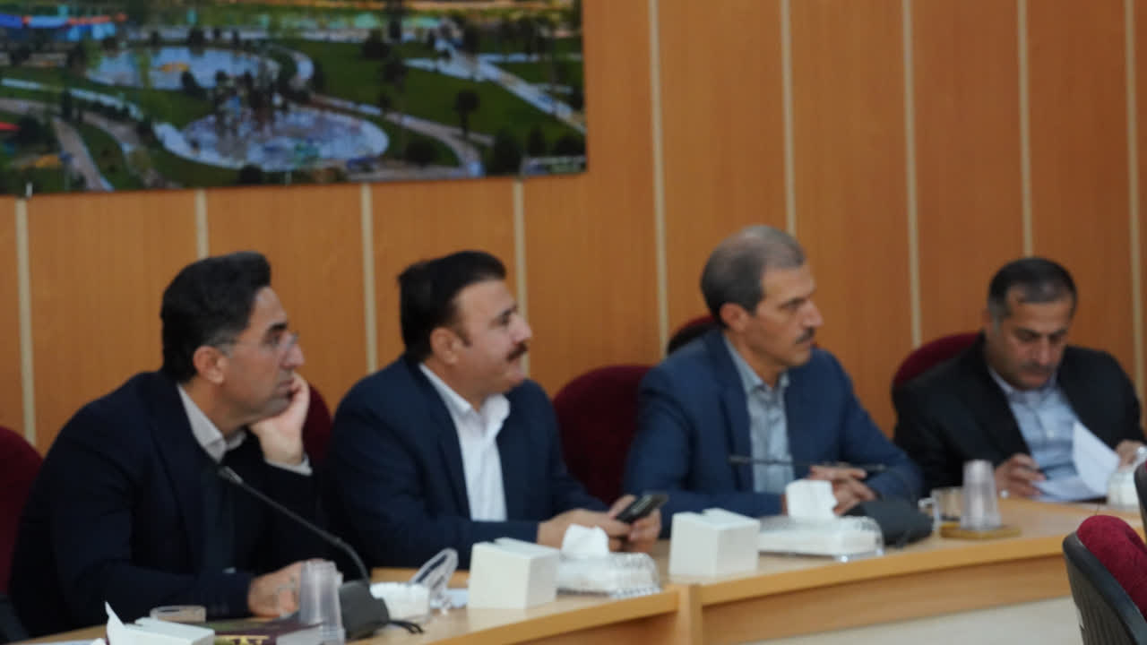 اختلاف‌نظر مدیران استان بر سر پروژه ۸۴۸ واحدی دهدشت / استاندار کهگیلویه و بویراحمد خطاب به معاون فرماندار: نماینده دولت بیانیه نمی‌خواند