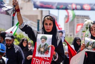 تصاویر | تشییع پیکر رهبر شهید انقلاب در مشهد - 4  <img src="/images/picture_icon.png" width="11" height="10" border="0" align="top">
