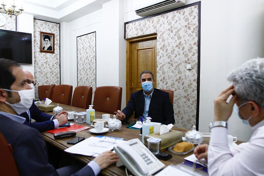 https://www.kebnanews.ir/images/docs/files/000425/nf00425904-2.jpg
