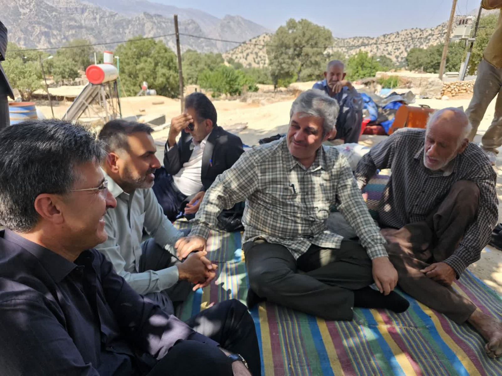 بازدید تاجگردون و معاون راهداری کشور از راههای روستایی شهرستان باشت + تصاویر