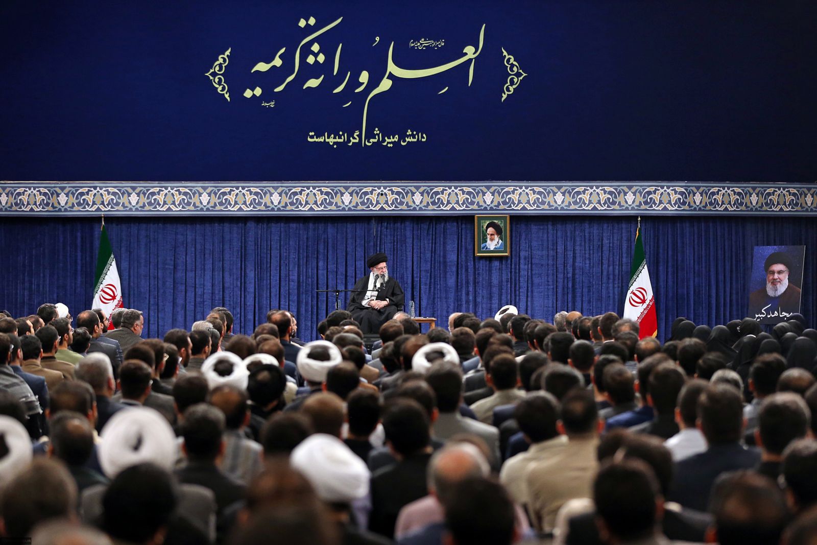 رهبر انقلاب: ما عزاداریم اما جنس عزای ما همچون جنس عزای سیدالشهدا(ع) زنده کننده است / اساس مشکلات منطقه حضور کسانی است که به دروغ دم از صلح و آرامش میزنند / تنها راه پایان جنگ در منطقه کم شدن شرّ آمریکاست