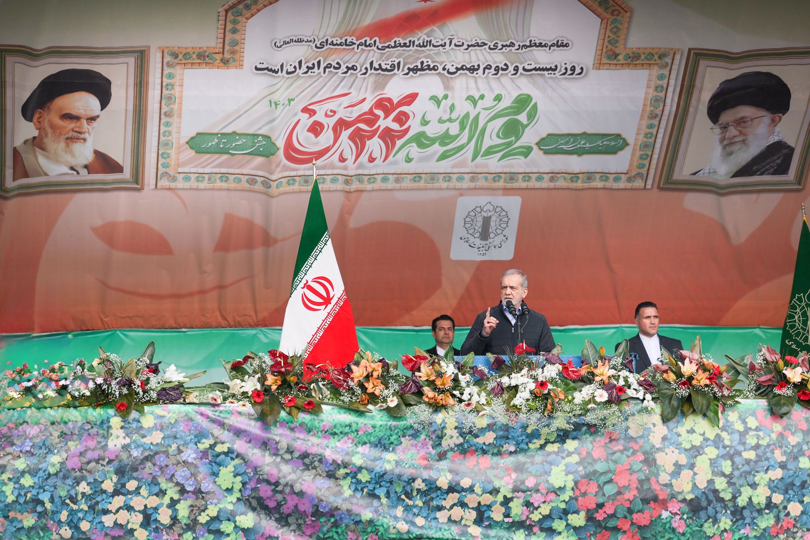 پزشکیان: ترامپ می‌گوید بیایید گفت‌و‌گو کنیم و همان لحظه، تمام توطئه‌های ممکن را علیه ایران امضا می‌کند/ می‌گوید می‌خواهیم مذاکره کنیم؛ تو اگر اهل مذاکره بودی، چرا [باید] این غلط‌ها را می‌کردی